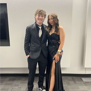 Elegant Black Maxi Dress